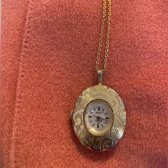 Vintage  beautiful shock resistant jewel watch (needs to be repaired) - Picture 3 of 4